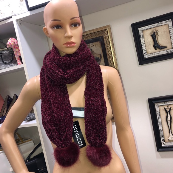 H&M Divided Chenille Burgundy Scarf - Picture 3 of 12